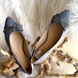 Talbots leather suede Gray Flats with Embellished Bow /7.5 M
